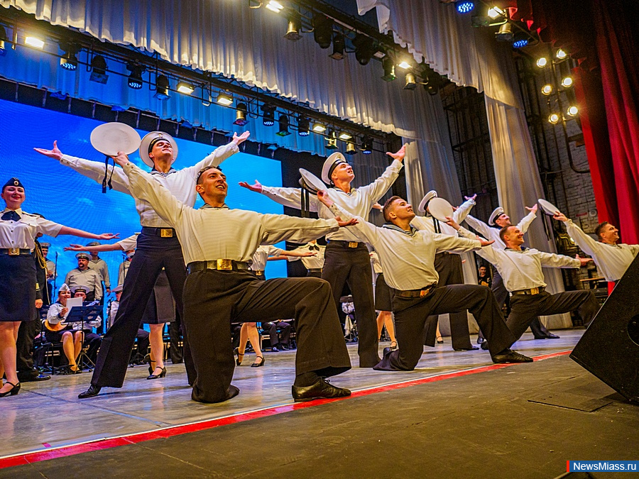   .      XXX - ,  100-  .. 