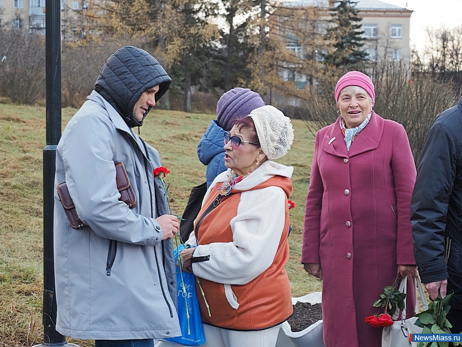   .      XXX - ,  100-  .. 