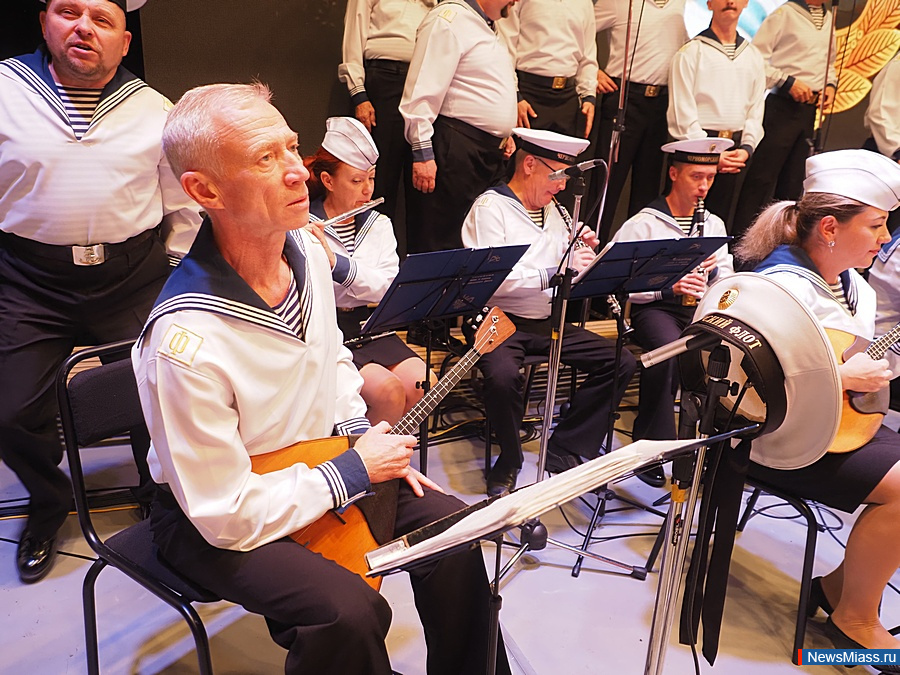   .      XXX - ,  100-  .. 