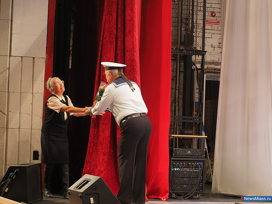   .      XXX - ,  100-  .. 