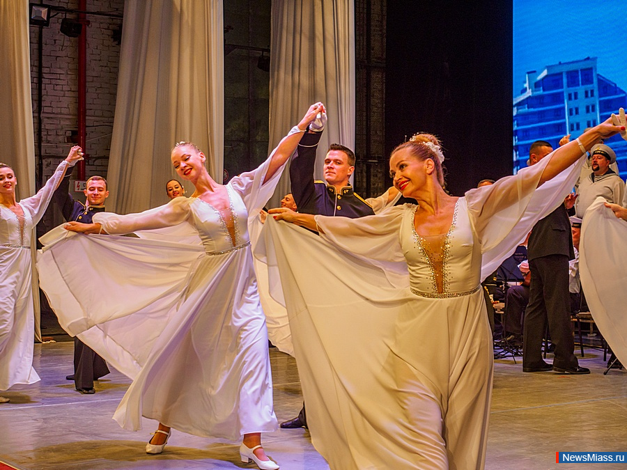   .      XXX - ,  100-  .. 