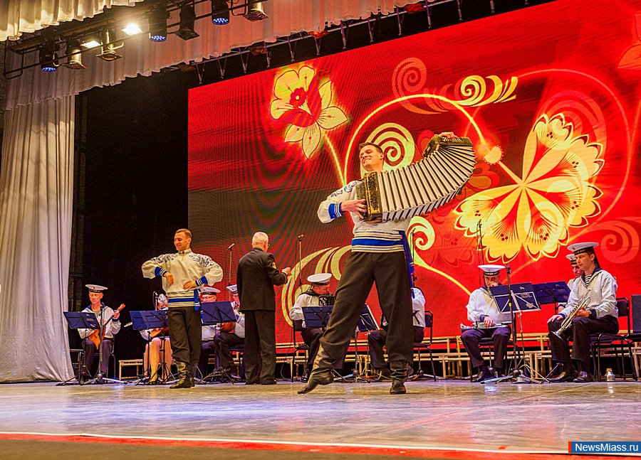   .      XXX - ,  100-  .. 