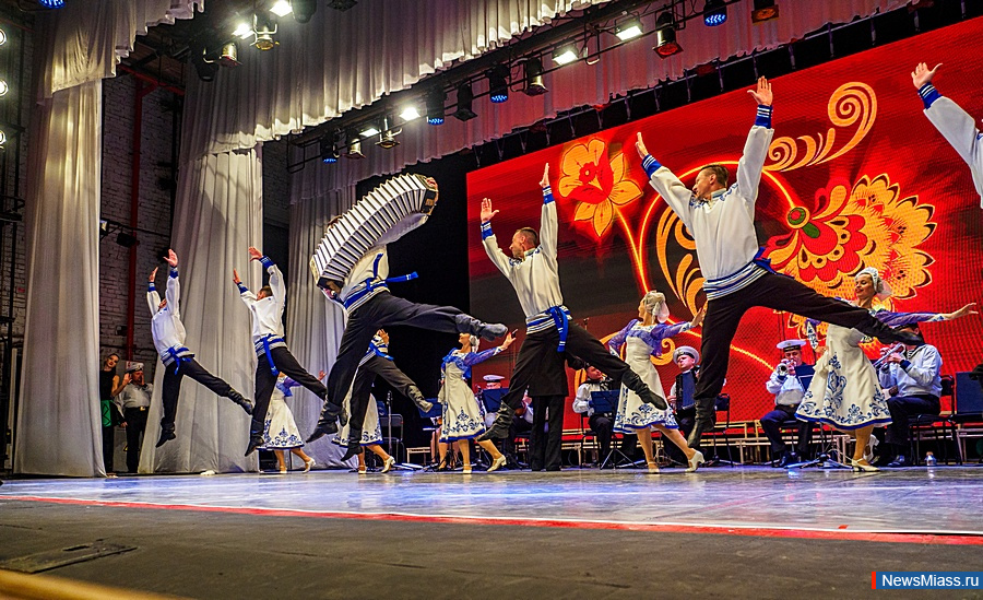   .      XXX - ,  100-  .. 