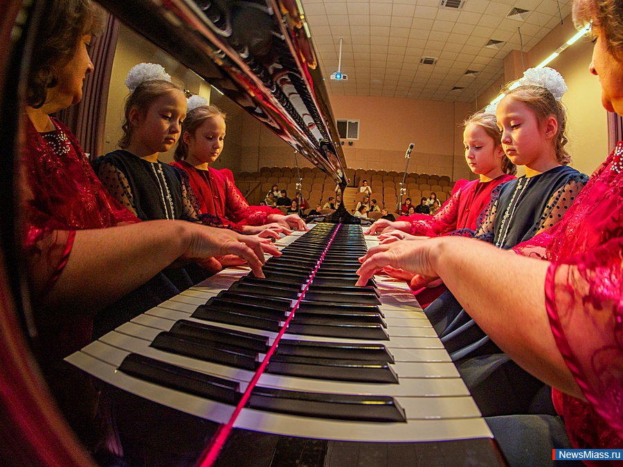 ������� "����������� �����: �������� � ����" ������ � ������. ������� ����� ������� ����� �������� � 2 ����� �.�. ������� ������� ������� ��������� �������������