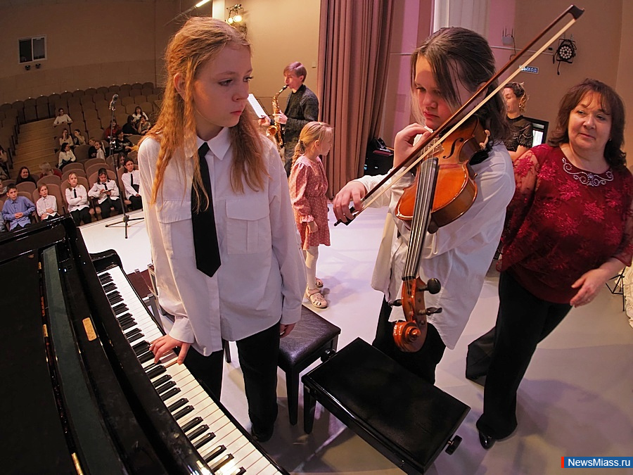 ������� "����������� �����: �������� � ����" ������ � ������. ������� ����� ������� ����� �������� � 2 ����� �.�. ������� ������� ������� ��������� �������������