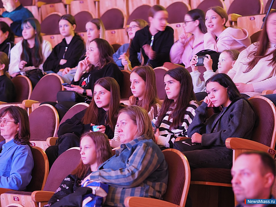 ��������� ������� "ZoV �����" ������ � ������. � �������� ����������������� ���������� ������� ������� ���������� �� ������� ����������� �������, � ����� ��� � �������������