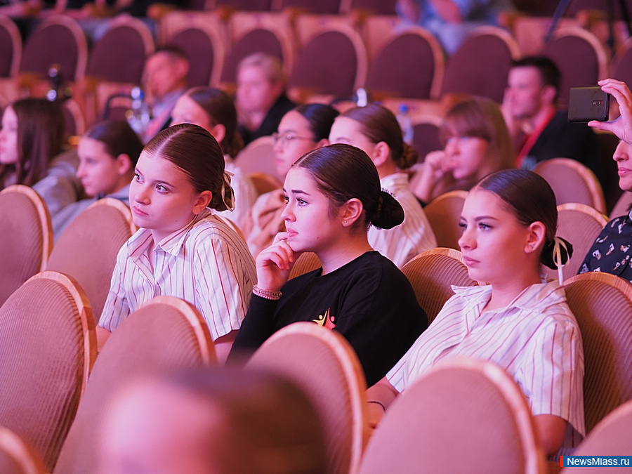   "ZoV "   .           ,     