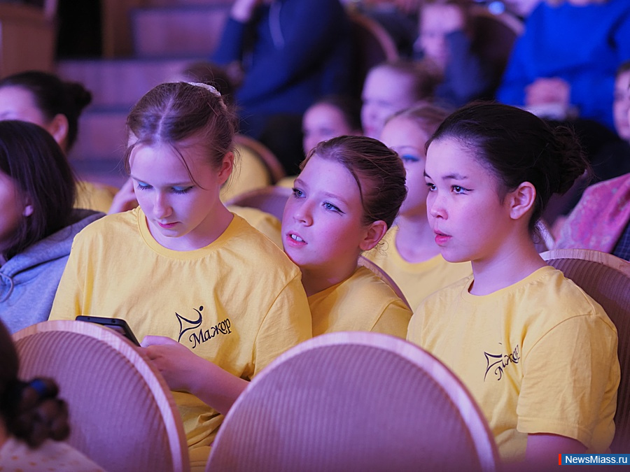 ��������� ������� "ZoV �����" ������ � ������. � �������� ����������������� ���������� ������� ������� ���������� �� ������� ����������� �������, � ����� ��� � �������������