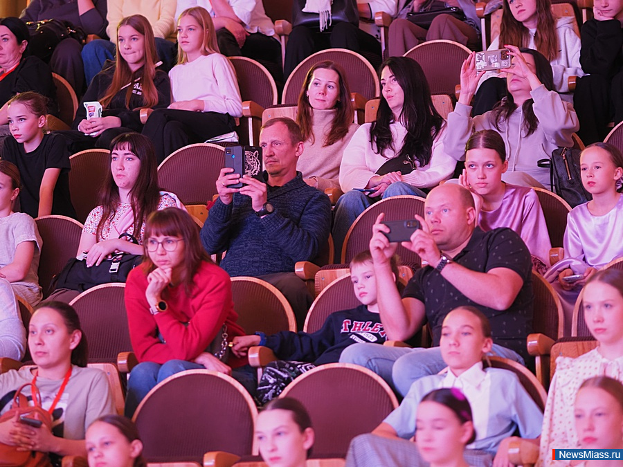 ��������� ������� "ZoV �����" ������ � ������. � �������� ����������������� ���������� ������� ������� ���������� �� ������� ����������� �������, � ����� ��� � �������������