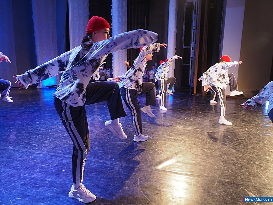 ��������� ������� "ZoV �����" ������ � ������. � �������� ����������������� ���������� ������� ������� ���������� �� ������� ����������� �������, � ����� ��� � �������������