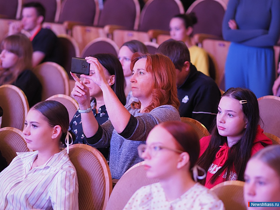   "ZoV "   .           ,     