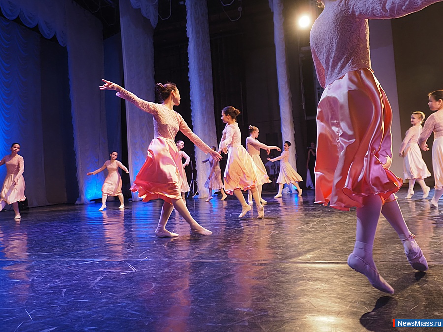 ��������� ������� "ZoV �����" ������ � ������. � �������� ����������������� ���������� ������� ������� ���������� �� ������� ����������� �������, � ����� ��� � �������������