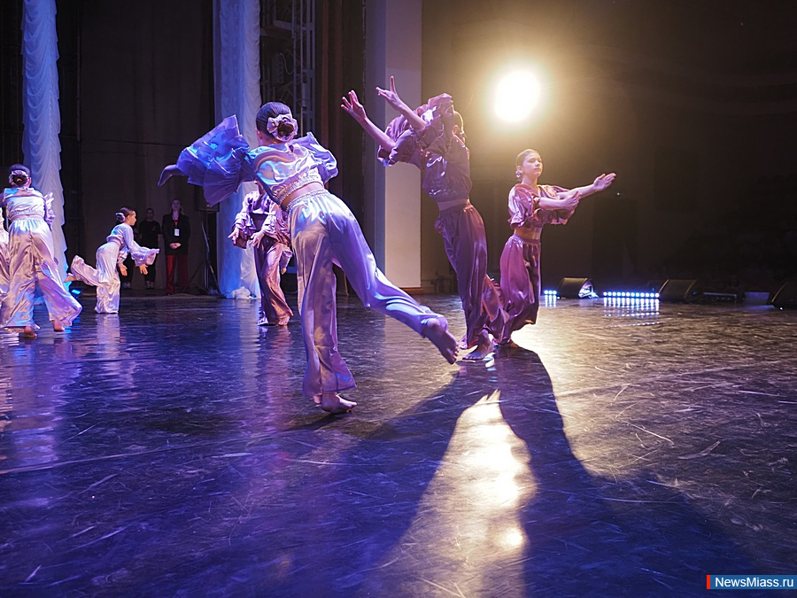 ��������� ������� "ZoV �����" ������ � ������. � �������� ����������������� ���������� ������� ������� ���������� �� ������� ����������� �������, � ����� ��� � �������������