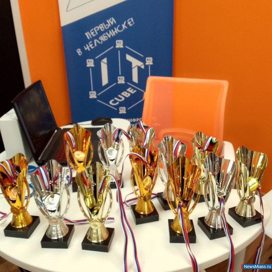 IT-.      .              Scratch  Python