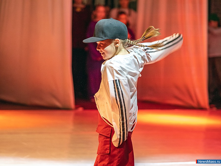 "Dance news"     .         " "