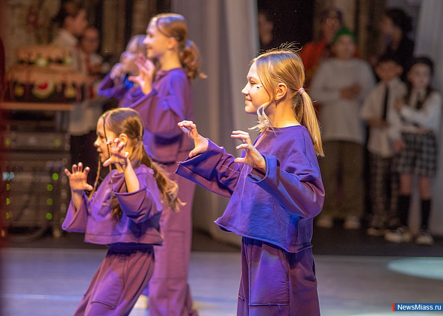 "Dance news"     .         " "