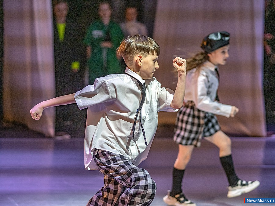 "Dance news"     .         " "