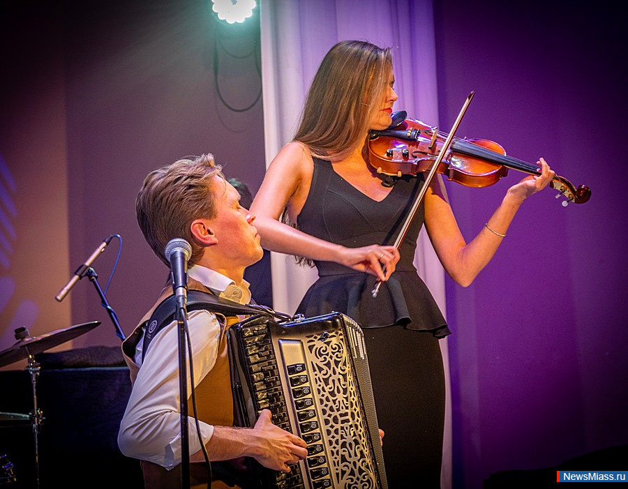 "   "   .       "Newzette"  -