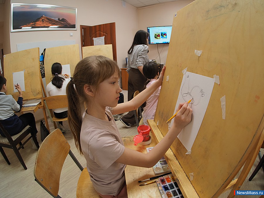   :    2      .          -    