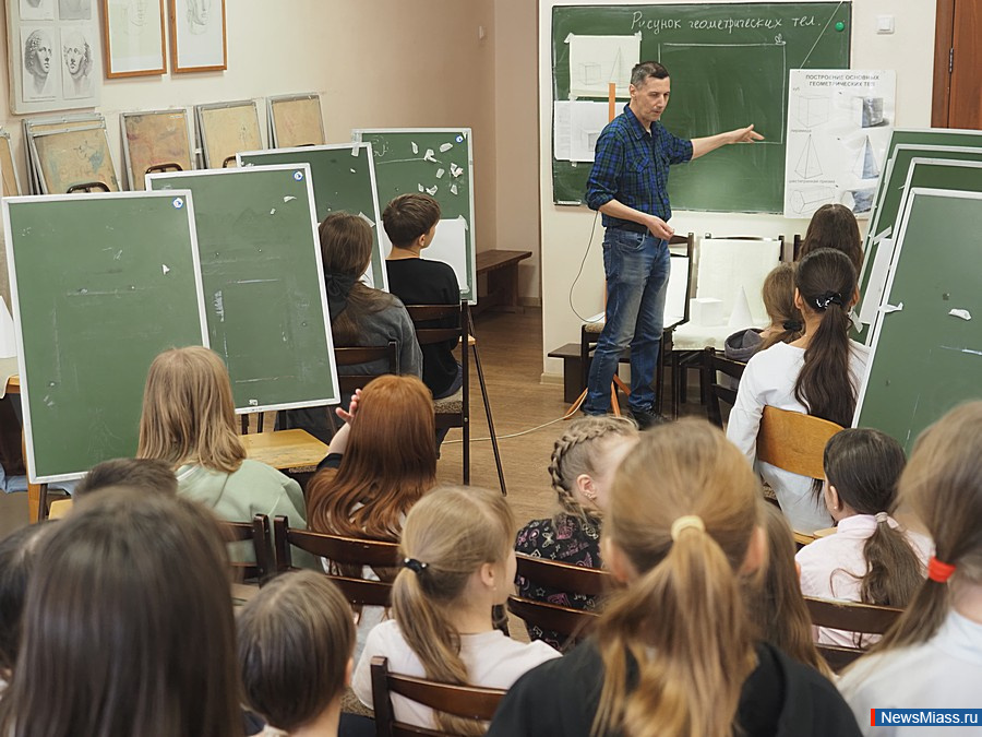   :    2      .          -    