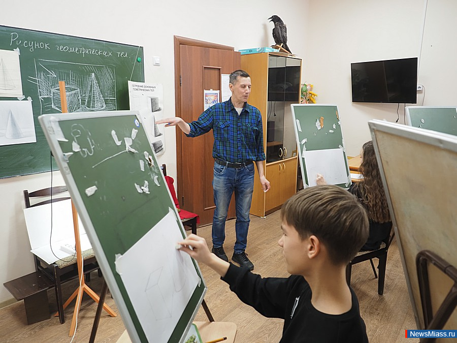   :    2      .          -    