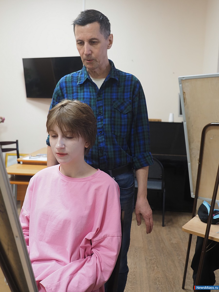   :    2      .          -    