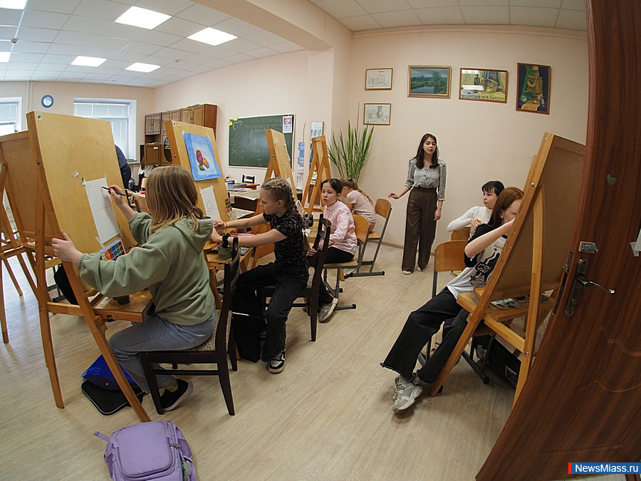   :    2      .          -    