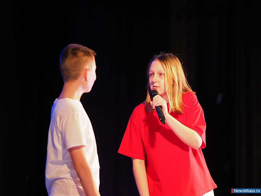 "  !"    1/4   .        , ,  ,   -