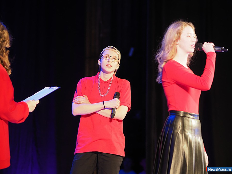 "  !"    1/4   .        , ,  ,   -