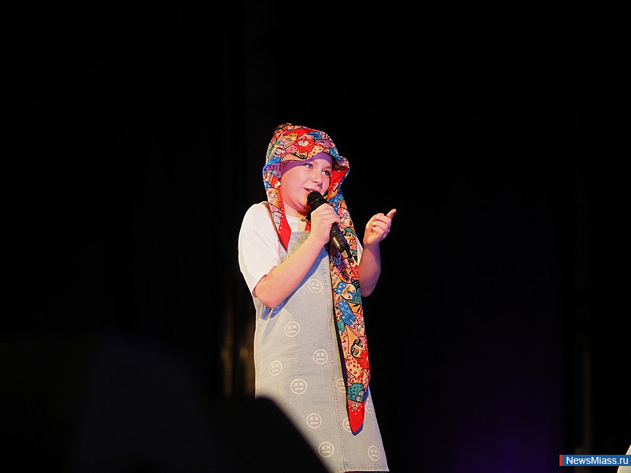 "  !"    1/4   .        , ,  ,   -