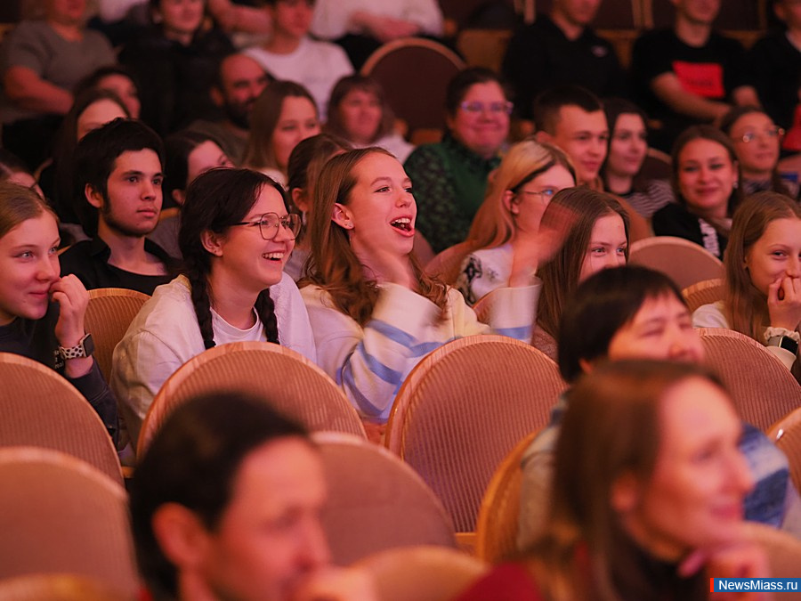 "  !"    1/4   .        , ,  ,   -