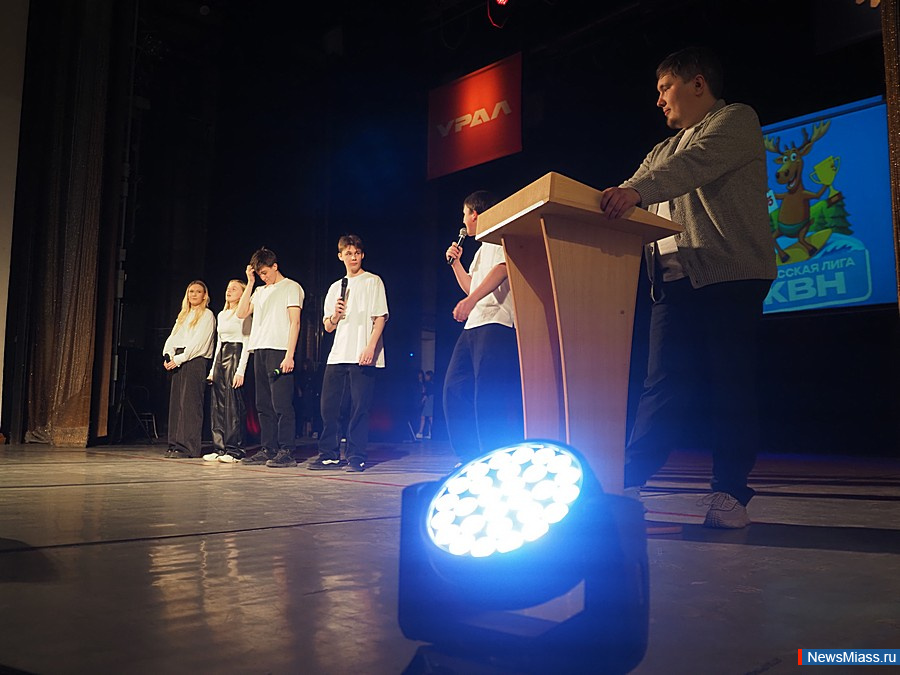 "  !"    1/4   .        , ,  ,   -