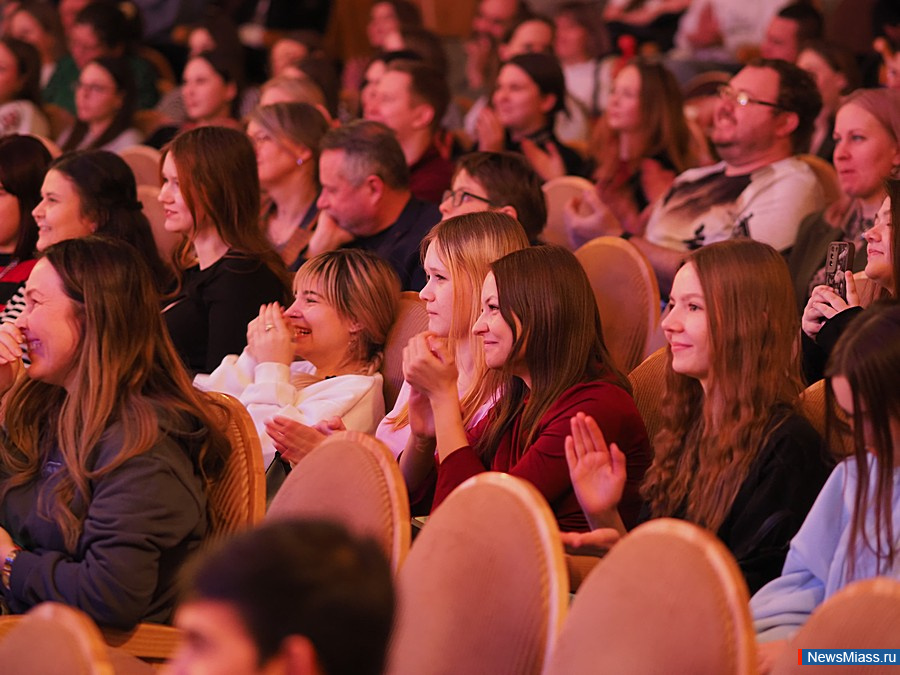 "  !"    1/4   .        , ,  ,   -