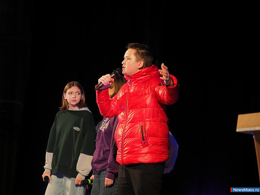 "  !"    1/4   .        , ,  ,   -