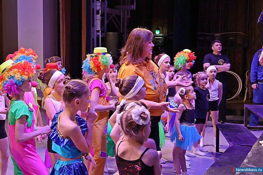    ""  35- .        : ,  , , , 