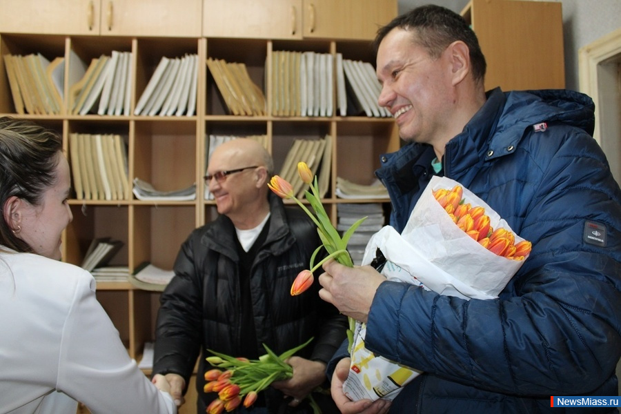       8 .           "8  -   !"