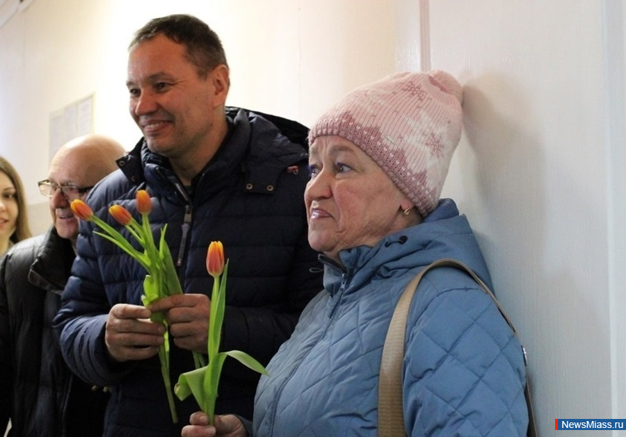       8 .           "8  -   !"