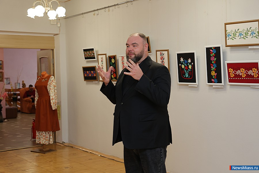     " , ,  ".      35   , ,    