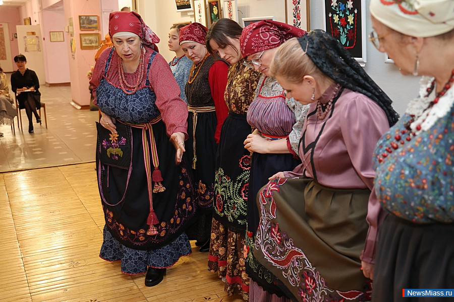     " , ,  ".      35   , ,    