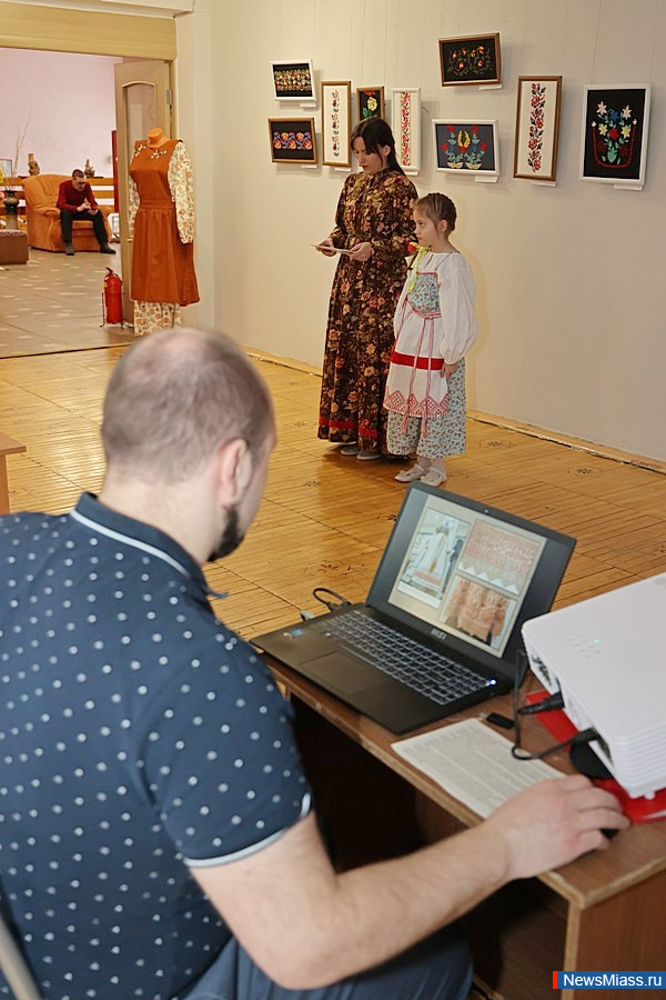     " , ,  ".      35   , ,    