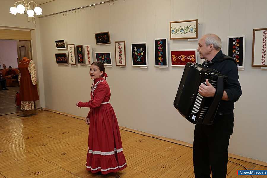     " , ,  ".      35   , ,    