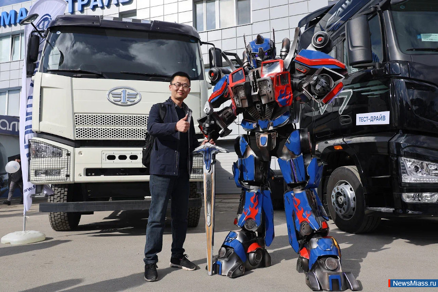   FAW TRUCKS  .  "-"    FAW TRUCKS,     70 ,      