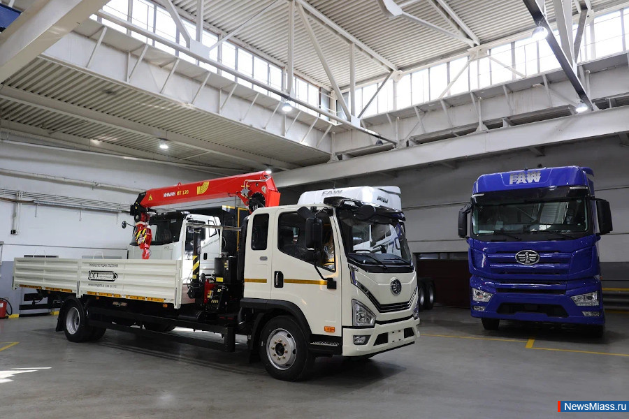   FAW TRUCKS  .  "-"    FAW TRUCKS,     70 ,      