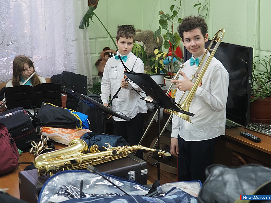 "  "      .      2    ,   