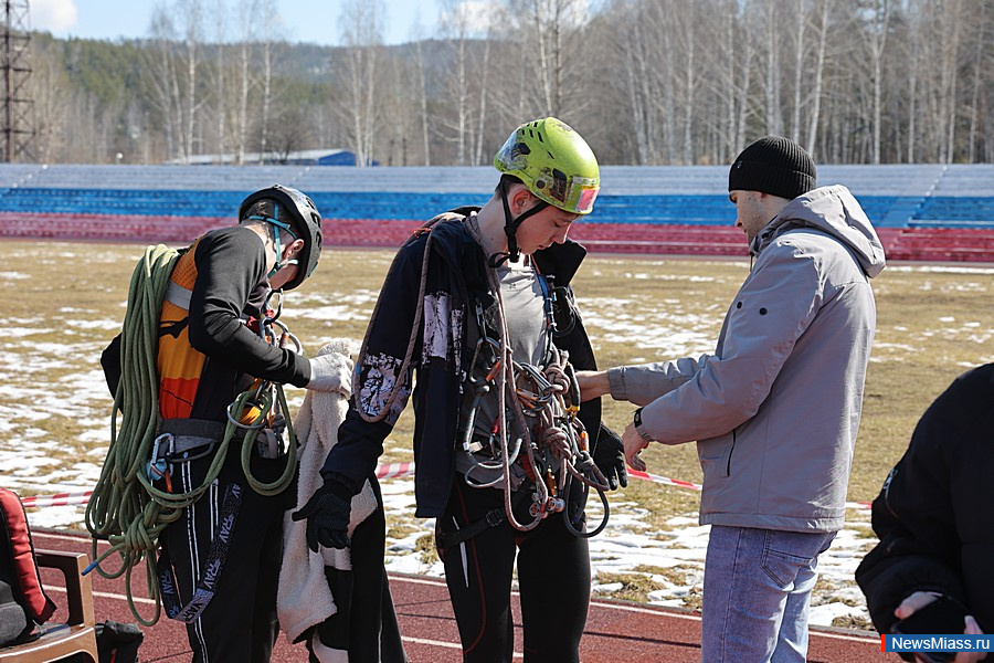     "-2025".          300       