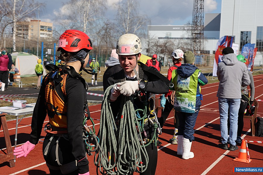     "-2025".          300       