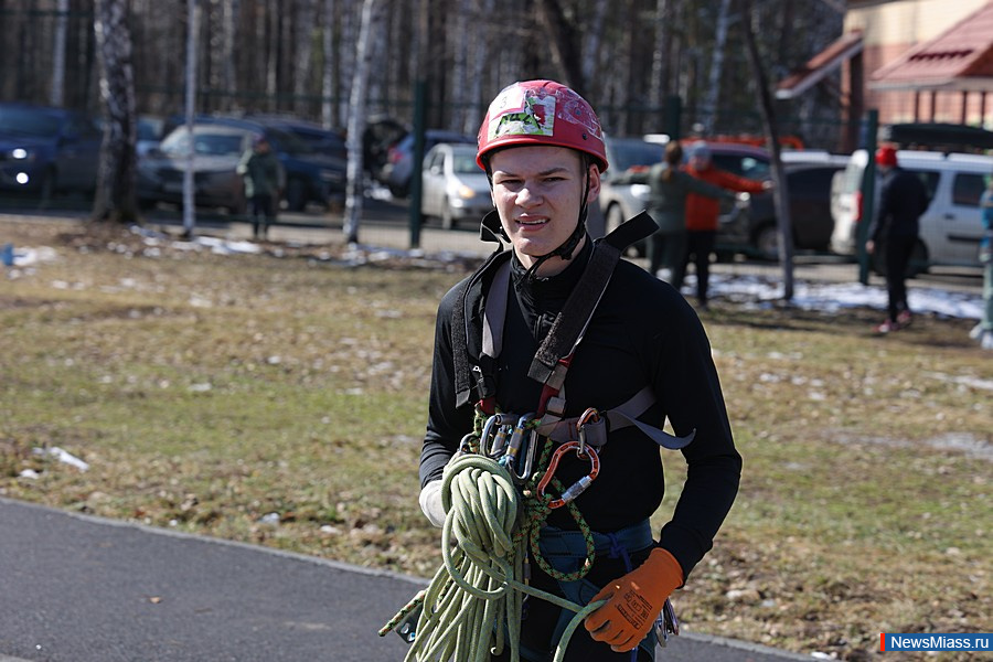     "-2025".          300       