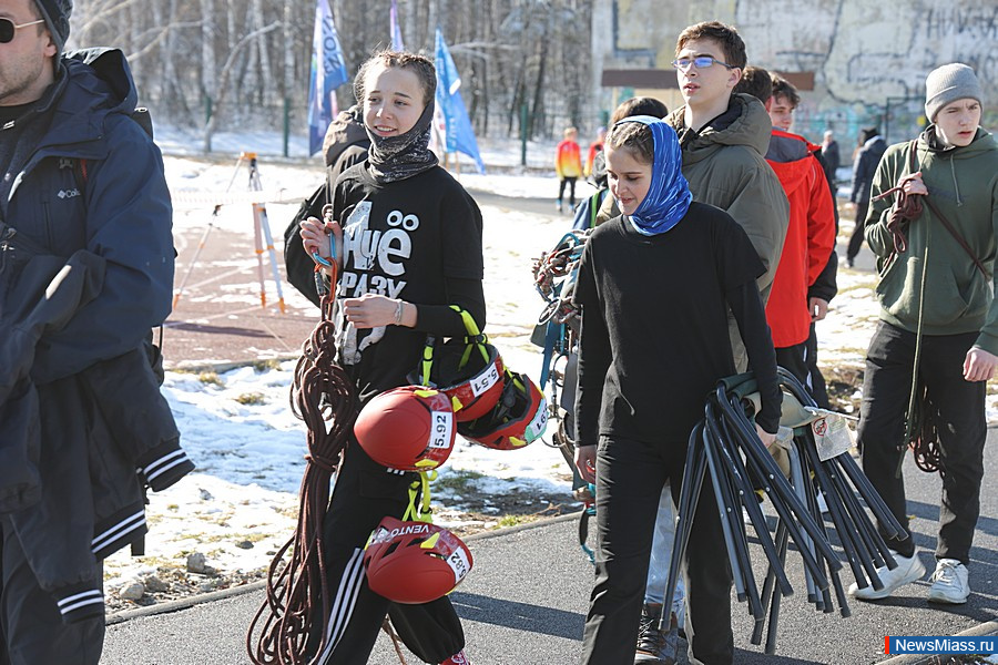     "-2025".          300       