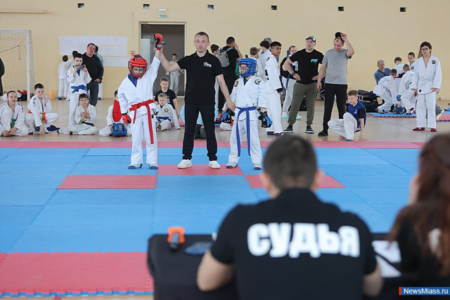 � ������ ������ ������ ������ �� ���������� ����������� ���. � ������������� ������� ������� ����� 100 ����������� �� ����������, ������, �������� � �����