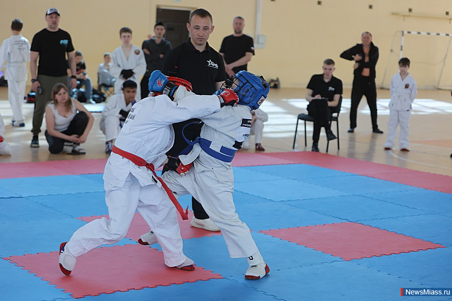 � ������ ������ ������ ������ �� ���������� ����������� ���. � ������������� ������� ������� ����� 100 ����������� �� ����������, ������, �������� � �����